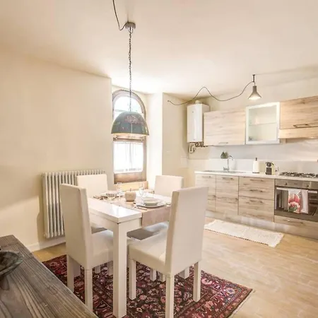 Apartment Appartamento Nel Cuore Di Rocca Di Mezzo *